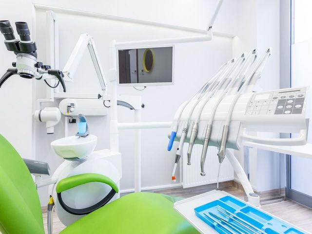 equipamiento de clínica dental para cirujía